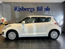 Vit Begagnad 2015 Suzuki Swift Halvkombi | 74 900 kr (Marknadspris)