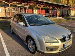 Silver Begagnad 2006 Ford Focus Halvkombi | 17 500 kr