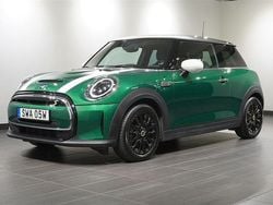 Grön Begagnad 2022 Mini Cooper Essential Halvkombi | 199 800 kr (Bra pris)