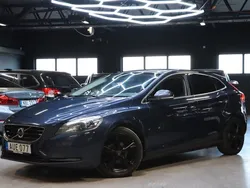 Blå Begagnad 2014 Volvo V40 Momentum Kombi | 79 900 kr (Marknadspris)