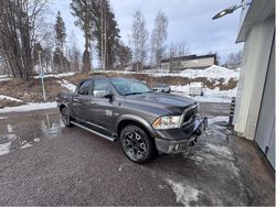 Grå Begagnad 2018 RAM 1500 Pickup | 200 000 kr (Marknadspris)