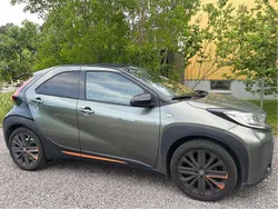 Grön Begagnad 2022 Toyota Aygo Limited Halvkombi | 196 000 kr (Marknadspris)