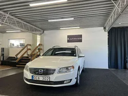 Vit Begagnad 2013 Volvo V70 Momentum Kombi | 79 900 kr (Marknadspris)