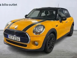 Orange Begagnad 2017 Mini Cooper Pepper Halvkombi | 134 900 kr (Marknadspris)