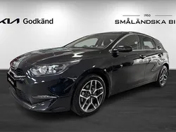 Svart Begagnad 2022 Kia Ceed Advance Halvkombi | 249 000 kr (Lite dyr)