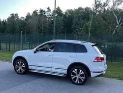 Vit Begagnad 2015 VW Touareg SUV | 259 850 kr