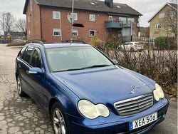 Blå Begagnad 2005 Mercedes C180 Kombi | 29 900 kr (Marknadspris)