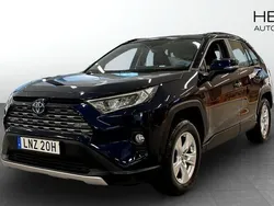 Mörkblå (blue) Begagnad 2019 Toyota RAV4 Hybrid Active SUV | 299 900 kr (Bra pris)
