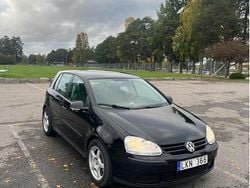 Svart Begagnad 2007 VW Golf V Trendline Halvkombi | 25 000 kr (Marknadspris)