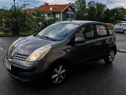 Grå Begagnad 2006 Nissan Note Minibuss | 35 900 kr (Marknadspris)