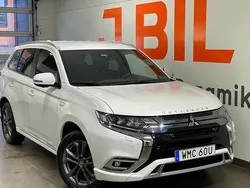 Vit Begagnad 2019 Mitsubishi Outlander P-HEV SUV | 269 900 kr (Marknadspris)