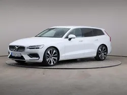 Vit Begagnad 2022 Volvo V60 Inscription Kombi | 329 000 kr (Marknadspris)