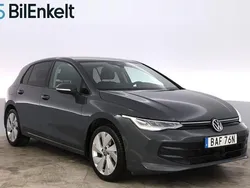 Grå Begagnad 2024 VW Golf VIII Life Halvkombi | 284 900 kr (Bra pris)