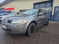 Grå Begagnad 2003 Renault Mégane II Halvkombi | 19 900 kr (Marknadspris)