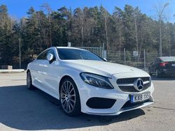 Vit Begagnad 2016 Mercedes C300 AMG Sedan | 259 900 kr (Marknadspris)