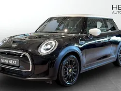 Svart (black) Begagnad 2022 Mini Cooper SE Halvkombi | 208 700 kr (Bra pris)