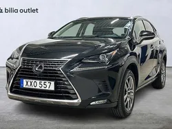 Svart Begagnad 2019 Lexus NX300h Executive Line SUV | 309 900 kr (Marknadspris)