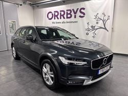 Grå Begagnad 2017 Volvo V90 CC Momentum Kombi | 199 000 kr (Marknadspris)