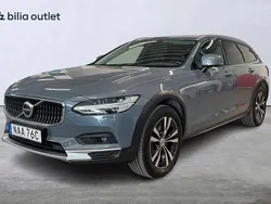 Grå Begagnad 2022 Volvo V90 CC Momentum Kombi | 419 000 kr (Marknadspris)