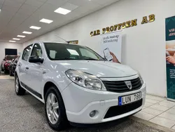 Vit Begagnad 2011 Dacia Sandero Halvkombi | 39 900 kr