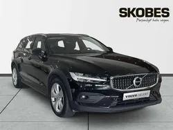Begagnad 2022 Volvo V60 CC Kombi | 349 400 kr (Marknadspris)