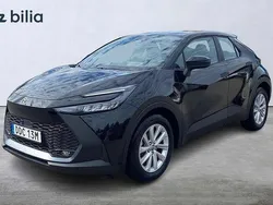 Svart Begagnad 2024 Toyota C-HR Active SUV | 349 900 kr (Bra pris)