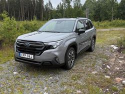 Grå Ny 2024 Subaru Forester SUV | 530 800 kr