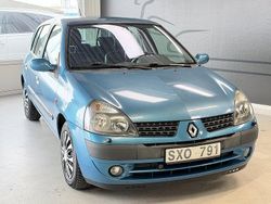 Blå Begagnad 2001 Renault Clio II Expression Halvkombi | 24 900 kr (Marknadspris)