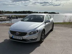 Silver Begagnad 2015 Volvo V60 Ocean Race Kombi | 149 000 kr (Marknadspris)