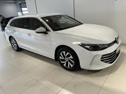 Vit (pure white) Begagnad 2024 VW Passat Business Kombi | 349 000 kr (Marknadspris)