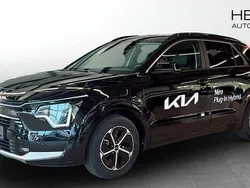 Svart (black) Begagnad 2025 Kia Niro Advance SUV | 461 400 kr (Dyr)