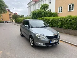 Grå Begagnad 2012 Skoda Fabia Halvkombi | 21 500 kr (Marknadspris)