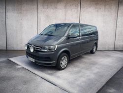 Grå Begagnad 2015 VW Caravelle Comfortline Minibuss | 339 875 kr