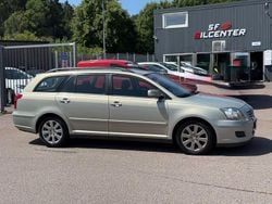 Ljusgrön (grön) Begagnad 2008 Toyota Avensis Kombi | 34 900 kr (Superpris)