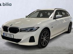 Vit Begagnad 2023 BMW 330 Shadowline Kombi | 369 900 kr