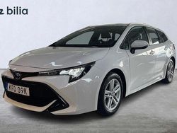 Vit Begagnad 2022 Toyota Corolla Active Kombi | 279 900 kr (Marknadspris)