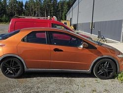 Orange Begagnad 2008 Honda Civic Halvkombi | 40 000 kr (Marknadspris)