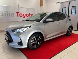 Silver Begagnad 2024 Toyota Yaris Hybrid Halvkombi | 259 900 kr