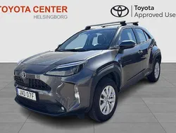 Mörkgrå Begagnad 2022 Toyota Yaris Cross Active SUV | 259 900 kr (Bra pris)