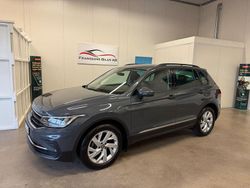 Grå Begagnad 2024 VW Tiguan SUV | 329 900 kr (Marknadspris)