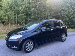 Svart Begagnad 2005 Honda FR-V Minibuss | 27 000 kr