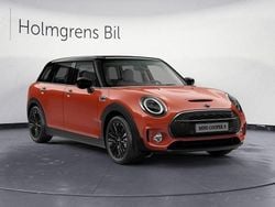 Röd Begagnad 2022 Mini Cooper Clubman Kombi | 279 500 kr (Marknadspris)