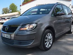 Mörkgrå Begagnad 2010 VW Touran Trendline Minibuss | 109 900 kr (Lite dyr)