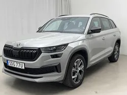 Grå Begagnad 2023 Skoda Kodiaq SportLine SUV | 379 000 kr