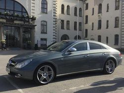 Grå Begagnad 2005 Mercedes CLS500 Sportkupé | 69 999 kr