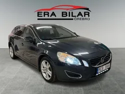 Grå Begagnad 2012 Volvo V60 Summum Kombi | 104 900 kr (Bra pris)