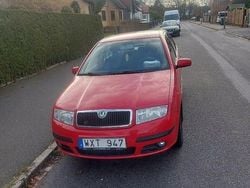 Röd Begagnad 2006 Skoda Fabia Halvkombi | 28 000 kr (Marknadspris)