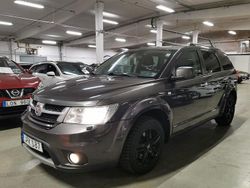 Grå Begagnad 2014 Fiat Freemont Sport SUV | 99 900 kr (Marknadspris)