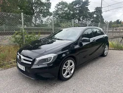 Svart Begagnad 2012 Mercedes A200 Urban Halvkombi | 134 898 kr (Marknadspris)