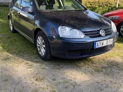 Blå Begagnad 2008 VW Golf VI Trendline Halvkombi | 37 000 kr (Marknadspris)